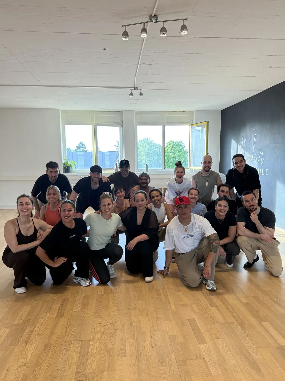 The last dancers still standing after Bern Sessions N°001 — afterparty group photo